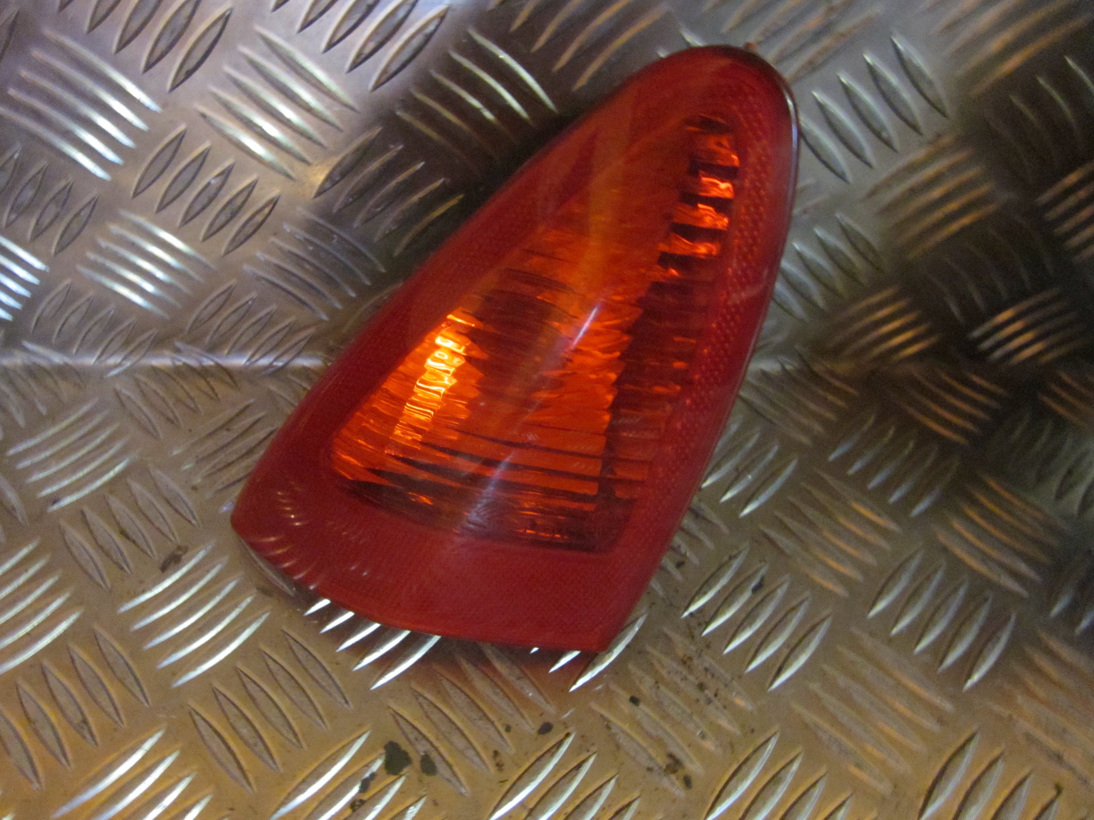 Alfa Romeo Alfa 147 Baglygte Med OEM Nr. Ophugger Fra Alfa Romeo Ophugger