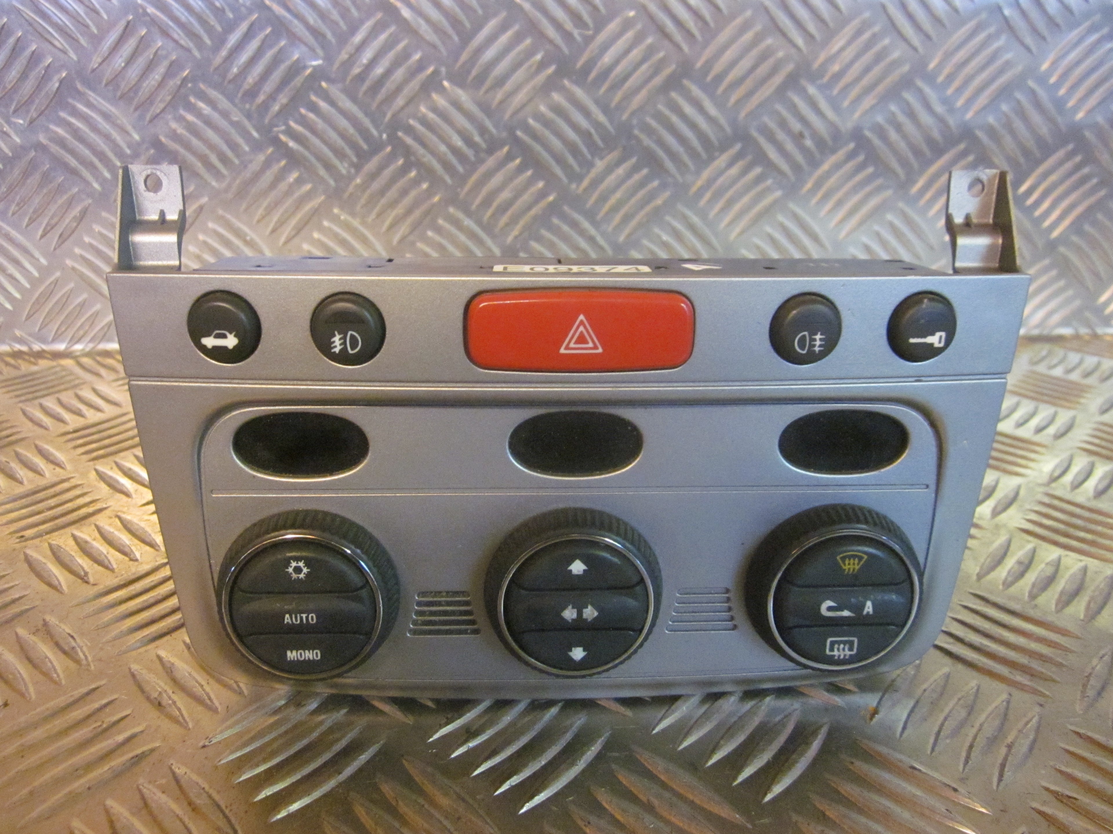 Alfa Romeo Alfa 147 Varmeregulering Med OEM Nr. Ophugger Fra Alfa Romeo Ophugger