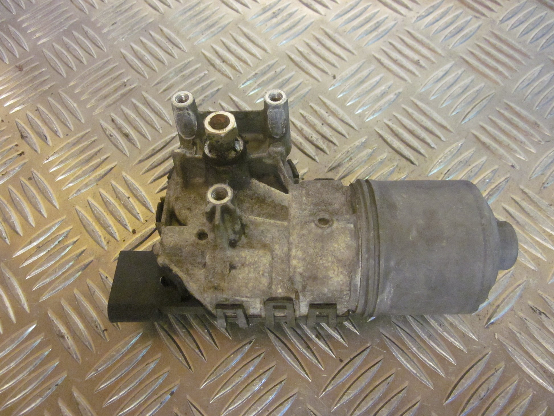 Alfa Romeo 147 Viskermotor Med OEM Nr. Ophugger Fra Alfa Romeo Ophugger