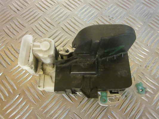 Alfa Romeo 147 Dørlås Med OEM Nr. Ophugger Fra Alfa Romeo Ophugger