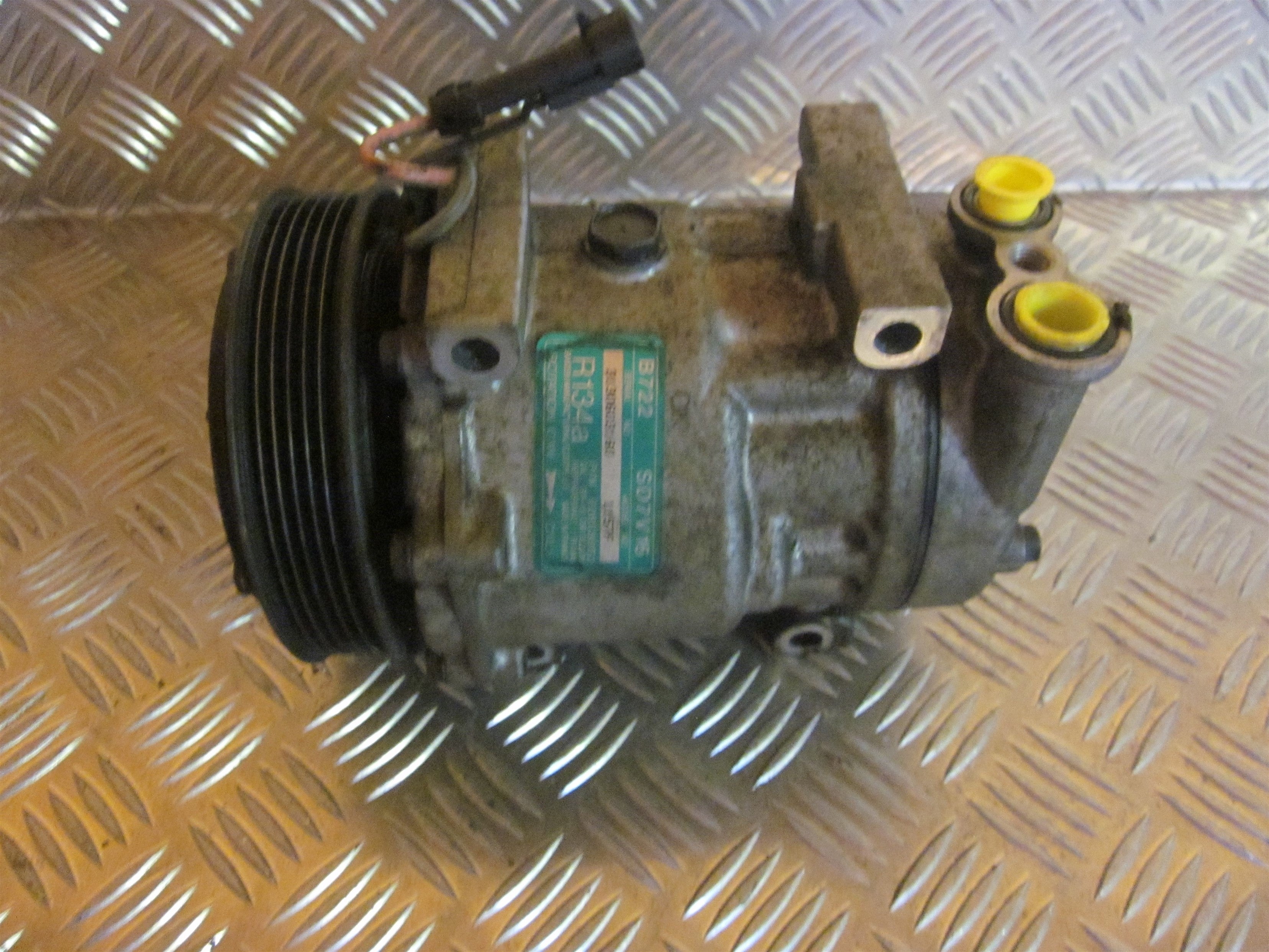 Alfa Romeo Alfa 147 Aircondition Pumpe Med OEM Nr. Ophugger Fra Alfa Romeo Ophugger