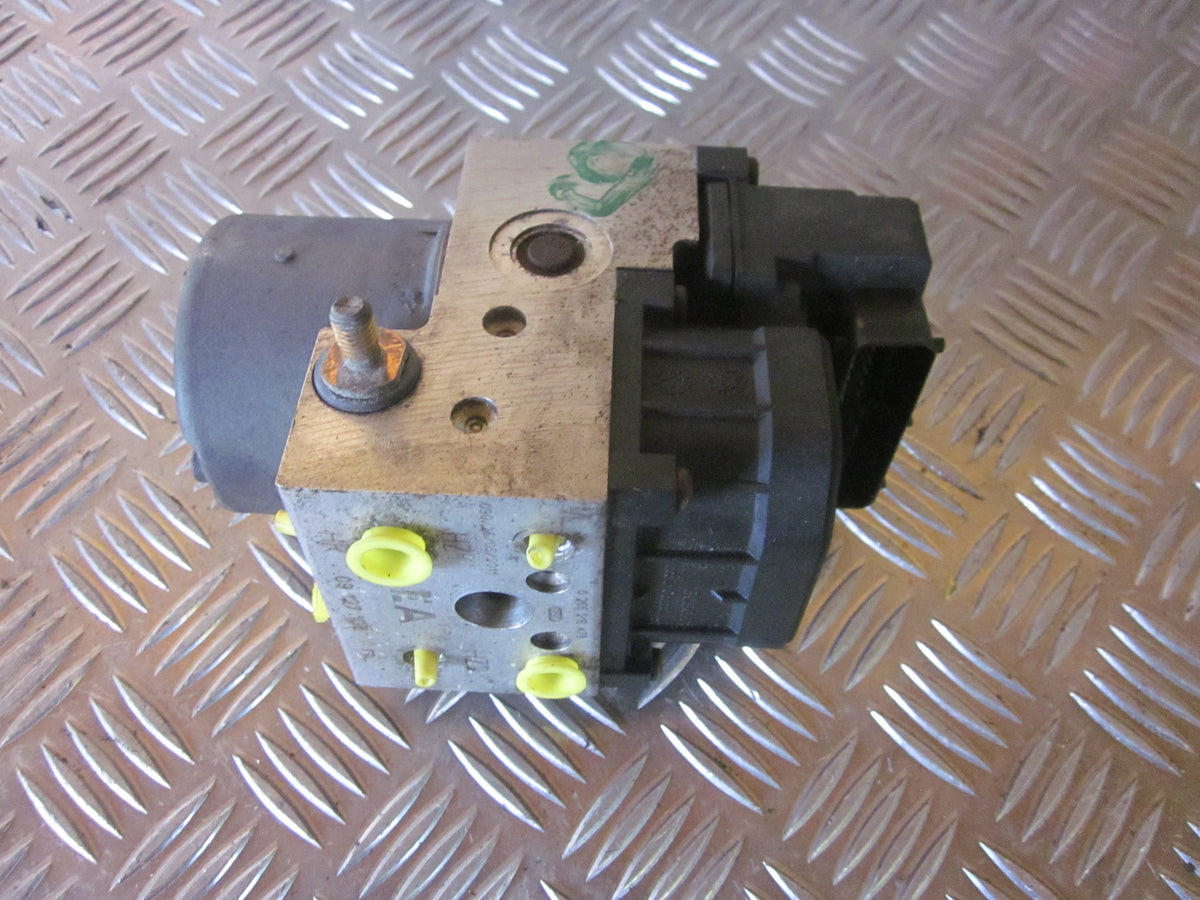 Opel Corsa C ABS Pumpe Med OEM Nr. 0273004227 Fra Opel Ophugger