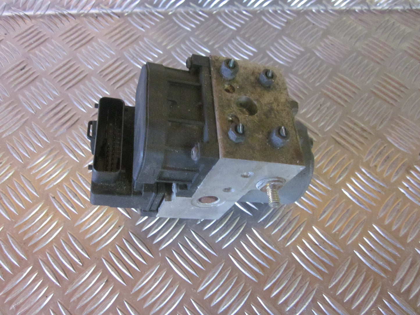 Opel Corsa C Abs Pumpe Med OEM Nr. 0273004227 Fra Opel Ophugger