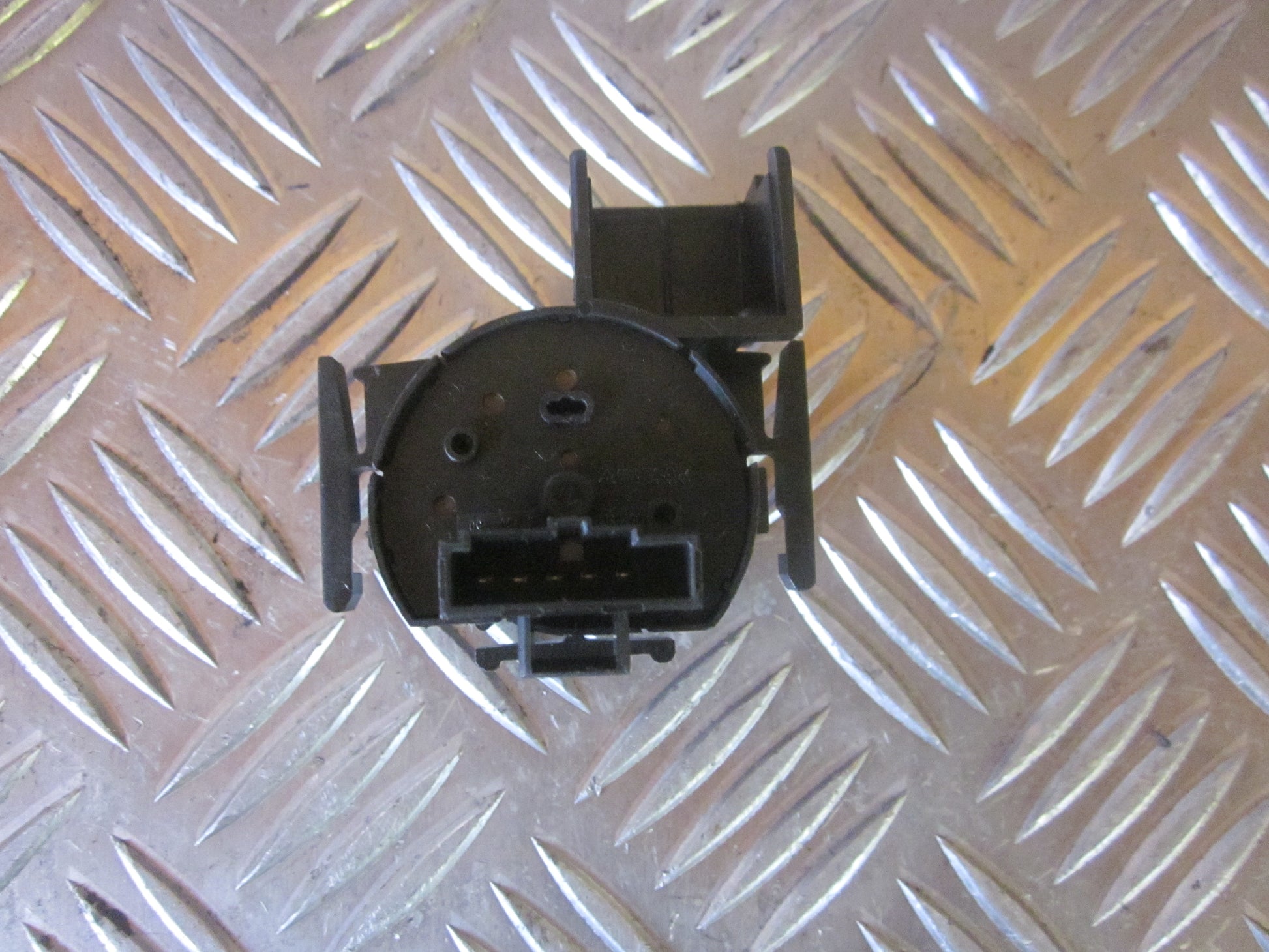 Opel Corsa C Ratlås Bundstykke Med OEM Nr. Ophugger Fra Opel Ophugger