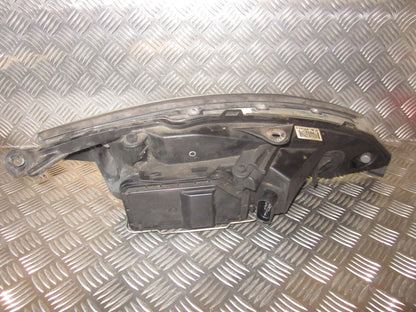 Ford Focus Forlygte Med OEM Nr. 2M5113W030BD Fra Ford Ophugger