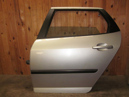 Peugeot 407 Bagdør V Med OEM Nr. Ophugger Fra Peugeot Ophugger