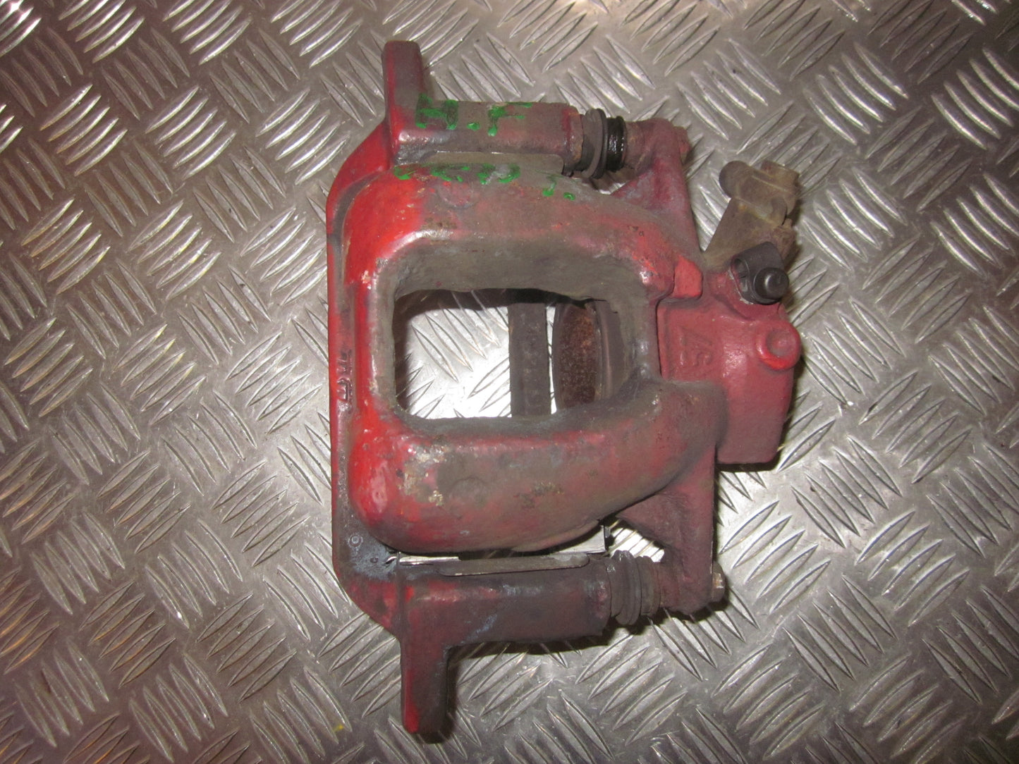 Peugeot 407 Bremsekaliber HF Med OEM Nr. 4401H3 Fra Peugeot Ophugger
