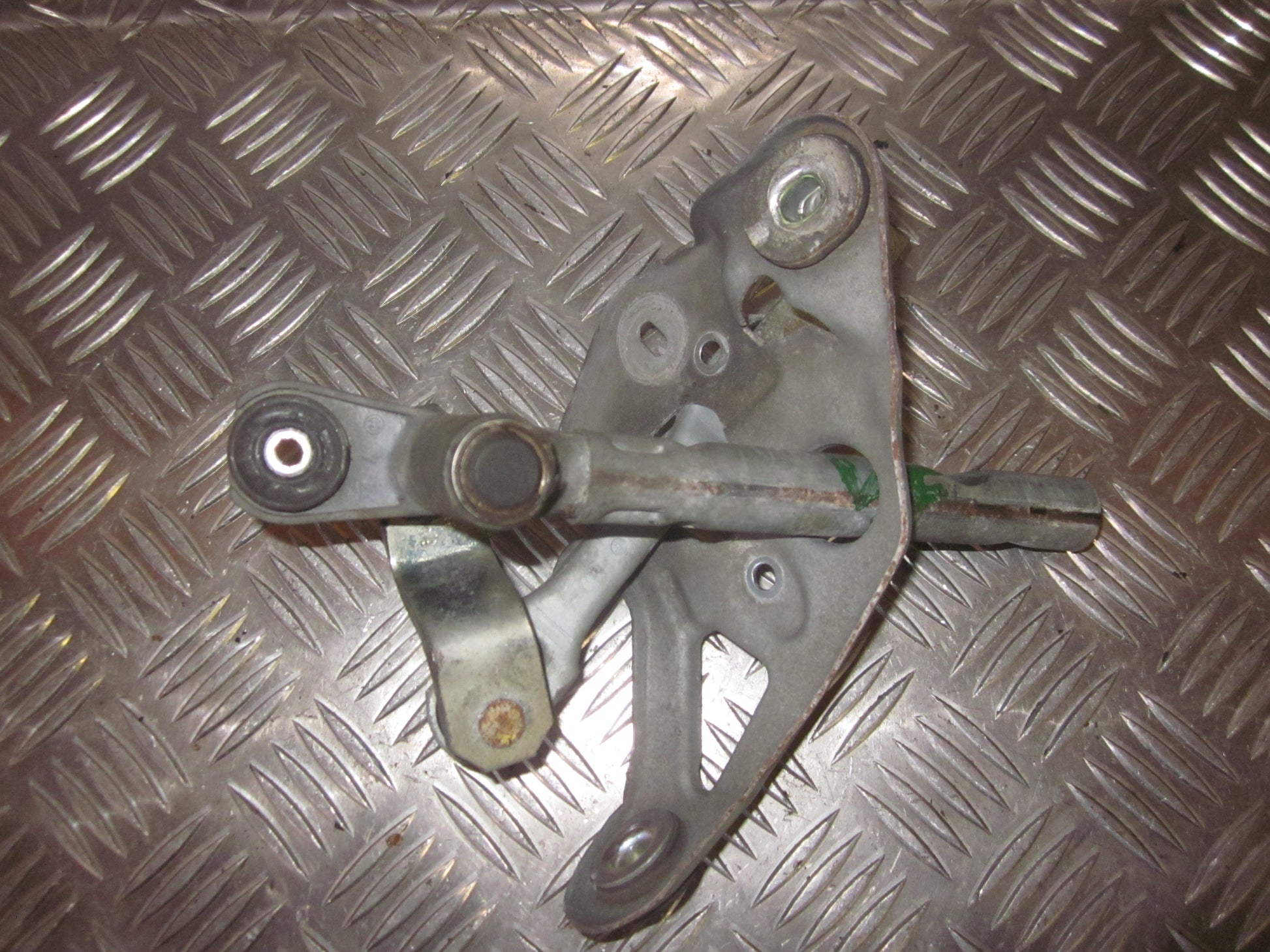 Peugeot 407 Viskertræk Med OEM Nr. Ophugger Fra Peugeot Ophugger