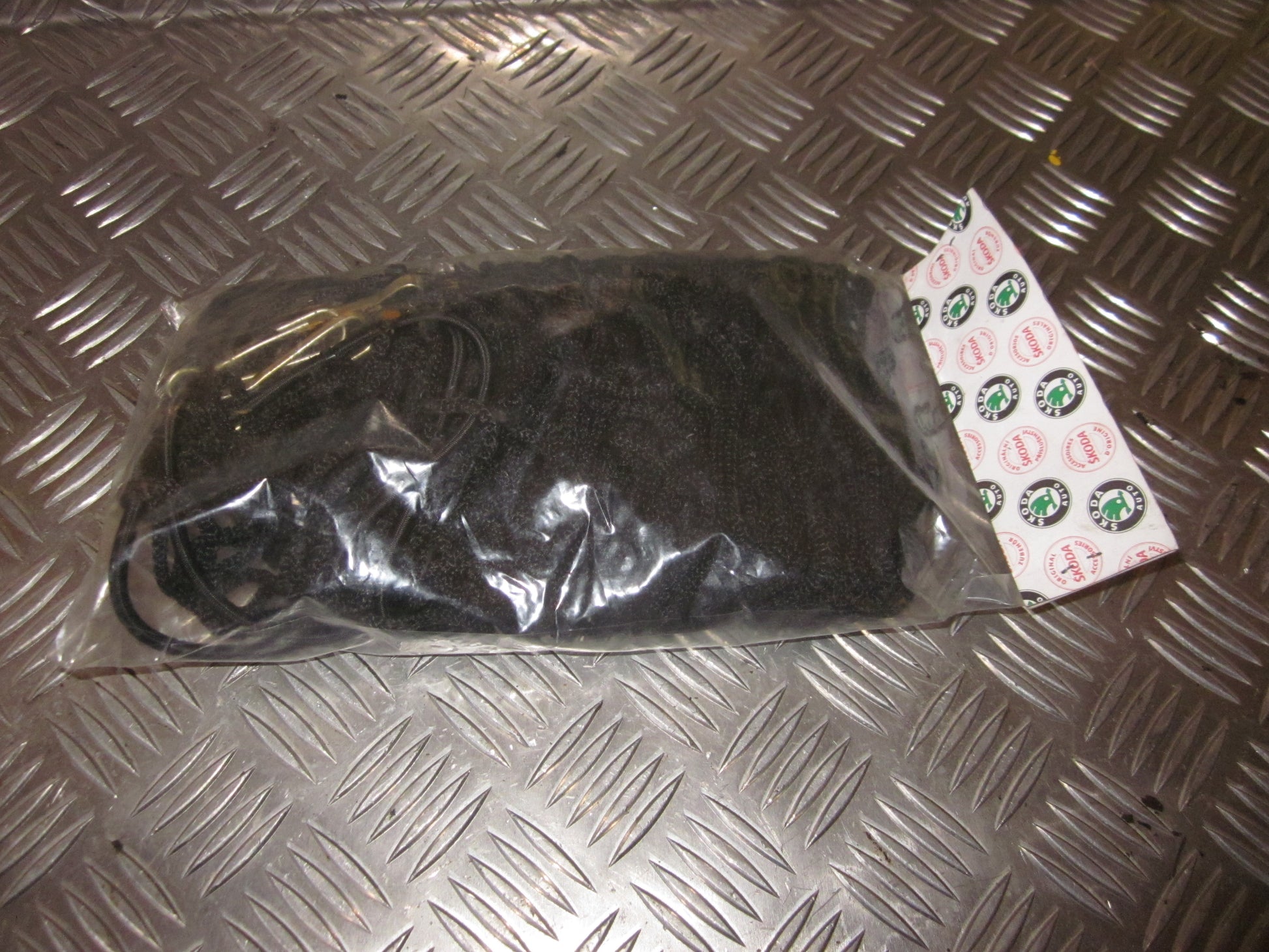 Skoda Octavia Hundegitter/Bagagenet Med OEM Nr. 1U0861867 Fra Skoda Ophugger