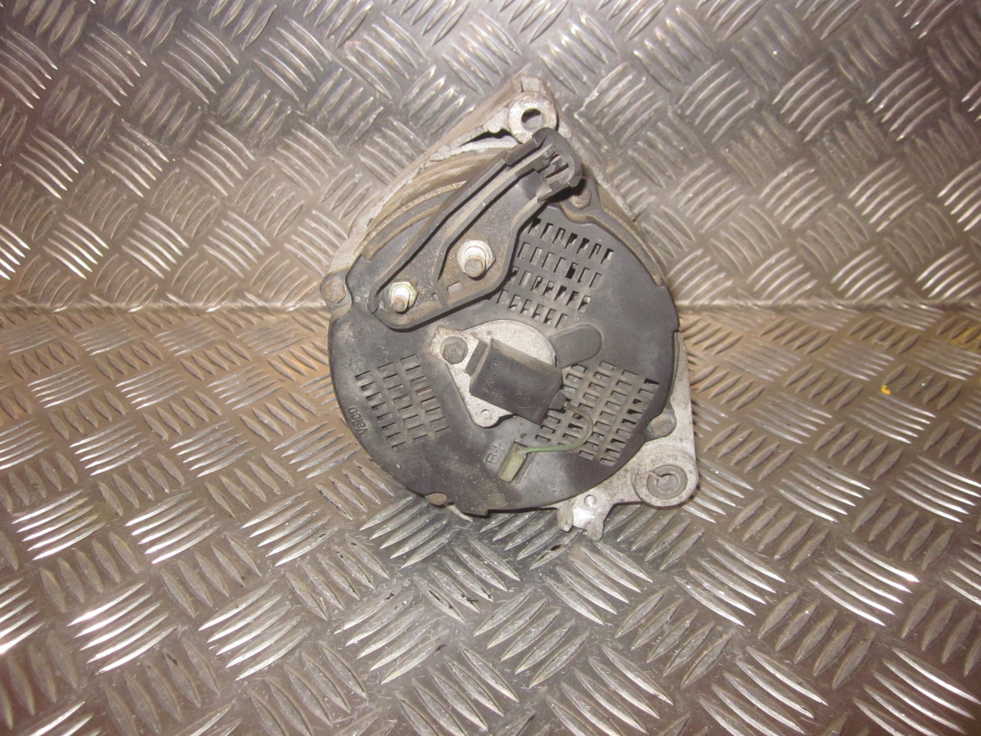 BMW 5-Serie E34 Generator Med OEM Nr. 12311734558 Fra BMW Ophugger