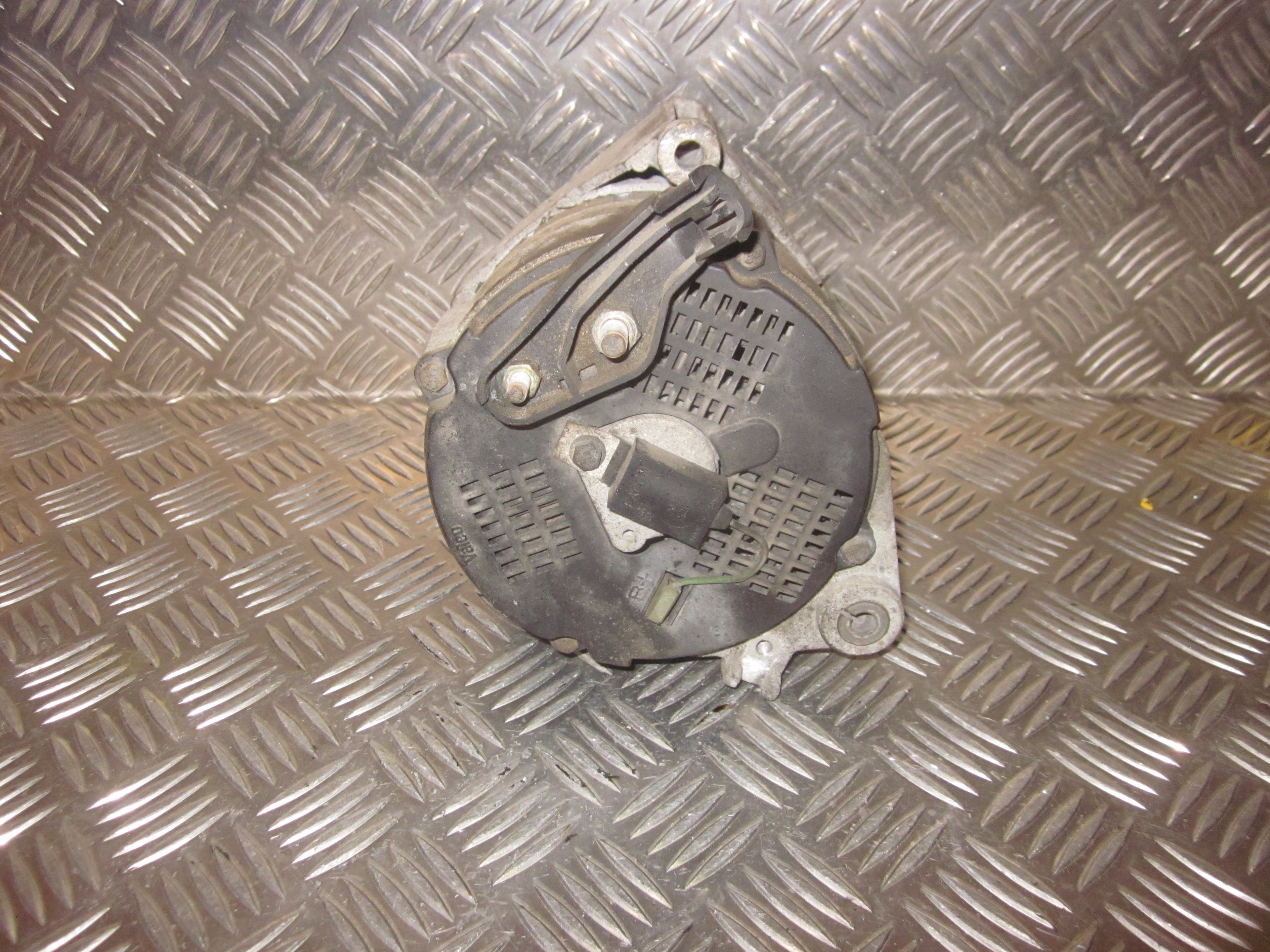 BMW 5-Serie E34 Generator Med OEM Nr. 12311734558 Fra BMW Ophugger