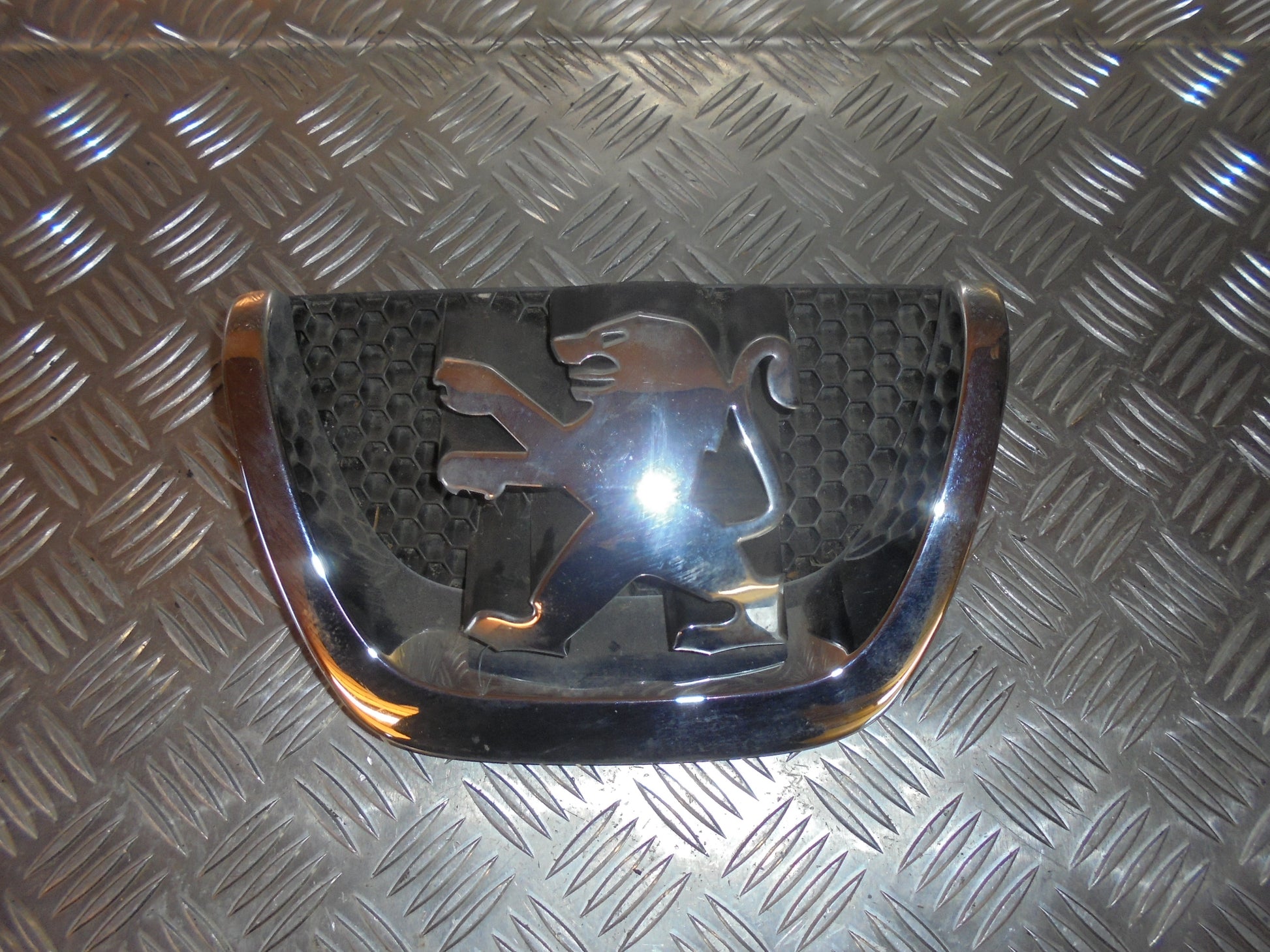 Peugeot 207 Emblemer Med OEM Nr. Ophugger Fra Peugeot Ophugger