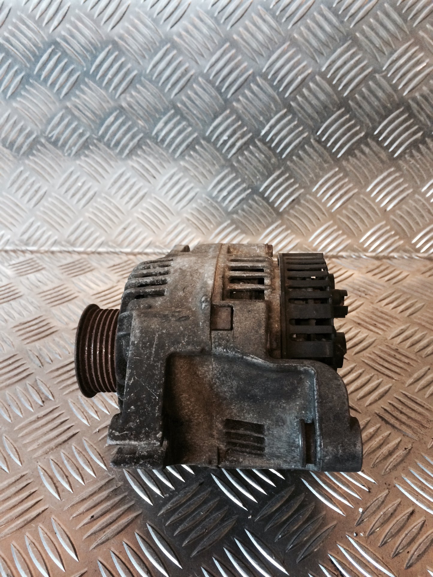 Peugeot 306 Generator Med OEM Nr. Ophugger Fra Peugeot Ophugger