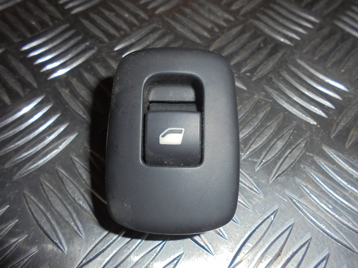 Peugeot 207 Kontakt Rudehejs Med OEM Nr. Ophugger Fra Peugeot Ophugger