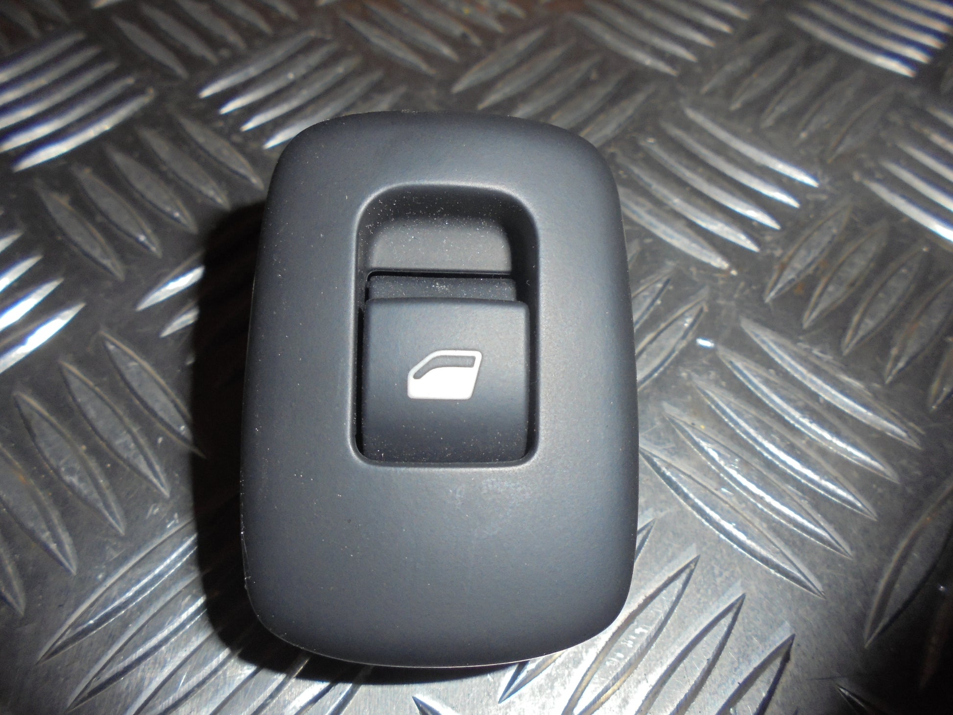 Peugeot 207 Kontakt Rudehejs Med OEM Nr. Ophugger Fra Peugeot Ophugger