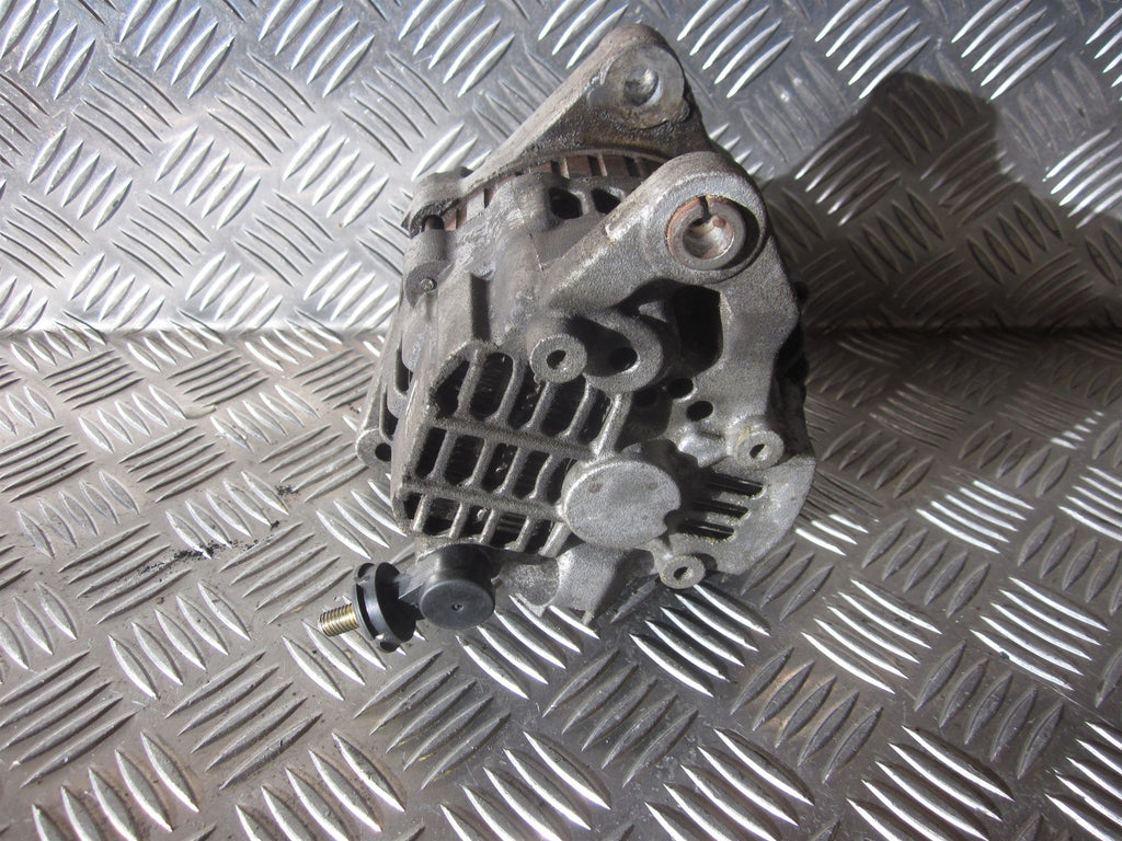 Nissan Primera P11 Generator Med OEM Nr. 231009F510 Fra Nissan Ophugger