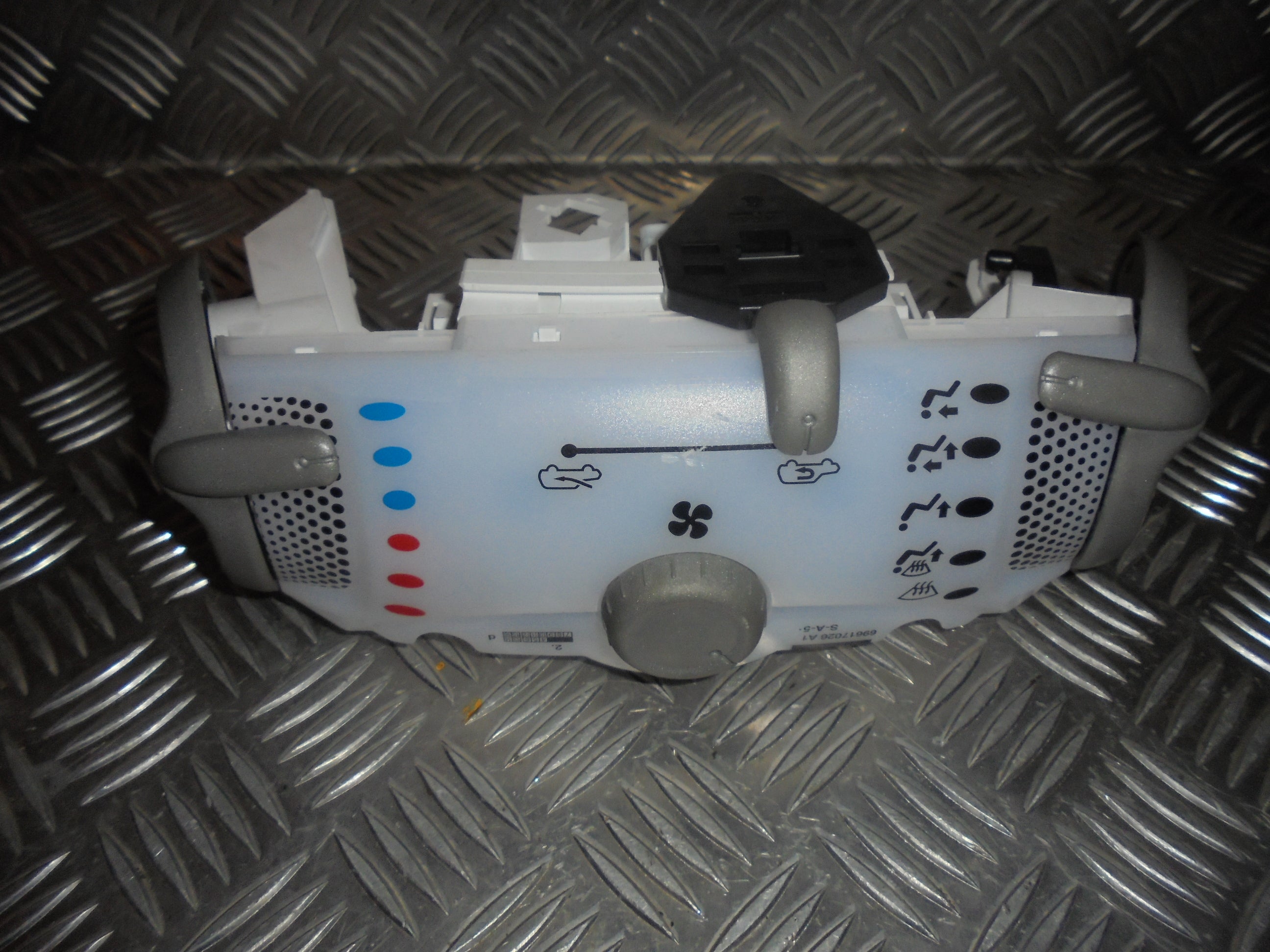 Citroen C1 Varmeregulering Med OEM Nr. Ophugger Fra Citroen Ophugger