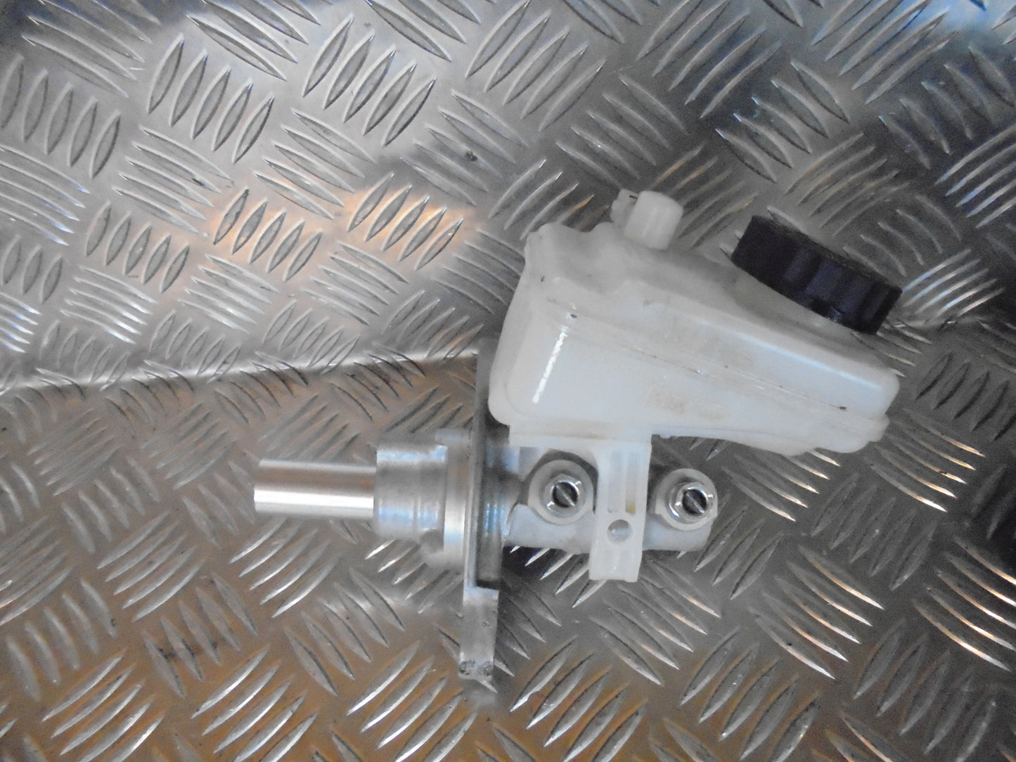 Citroen C1 Bremsehovedcylinder Med OEM Nr. 4601W6 Fra Citroen Ophugger
