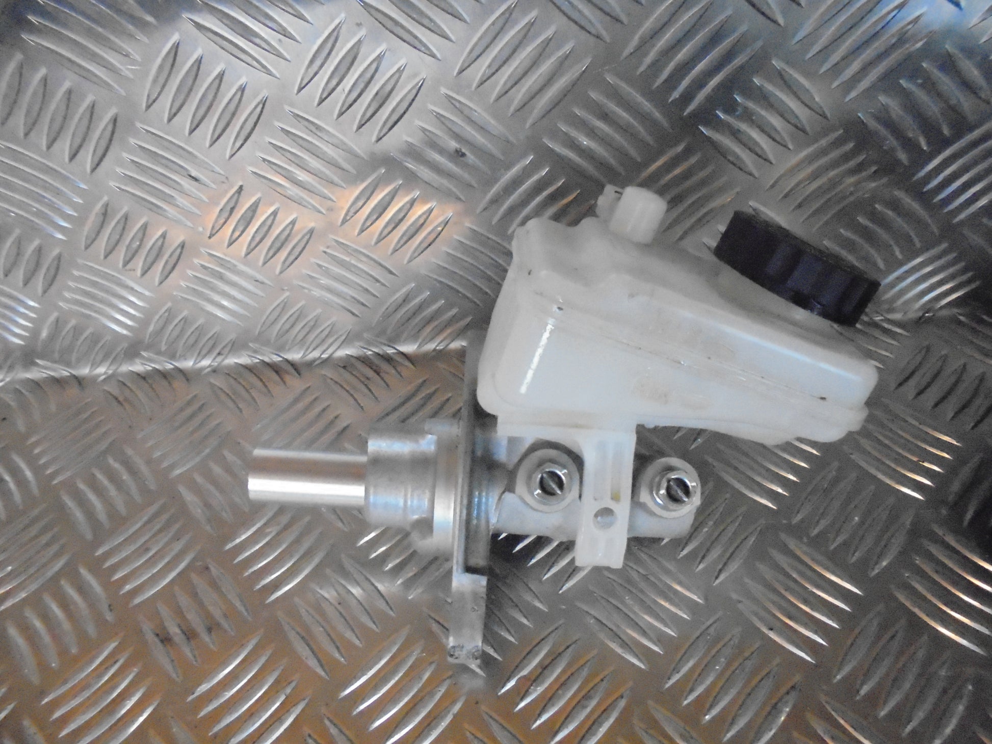 Citroen C1 Bremsehovedcylinder Med OEM Nr. 4601W6 Fra Citroen Ophugger
