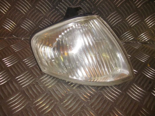 Mazda 323 4D BJ12 Blinklygte For Med OEM Nr. Ophugger Fra Mazda Ophugger