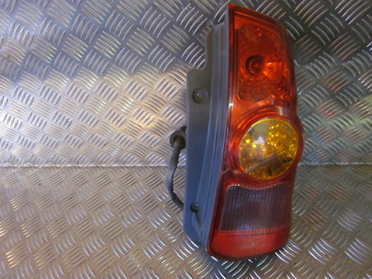Mitsubishi Space Star Baglygte Med OEM Nr. Ophugger Fra Mitsubishi Ophugger