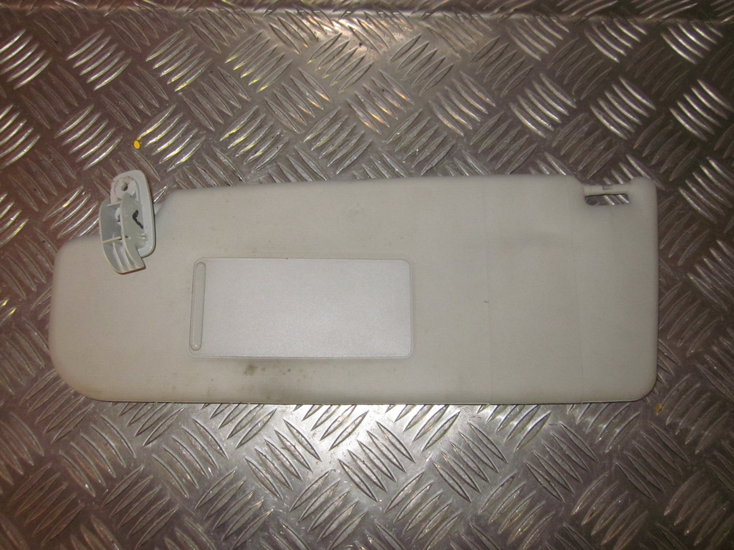 VW Beetle 9C Solskærm Med OEM Nr. 6X0857551E Fra VW Ophugger