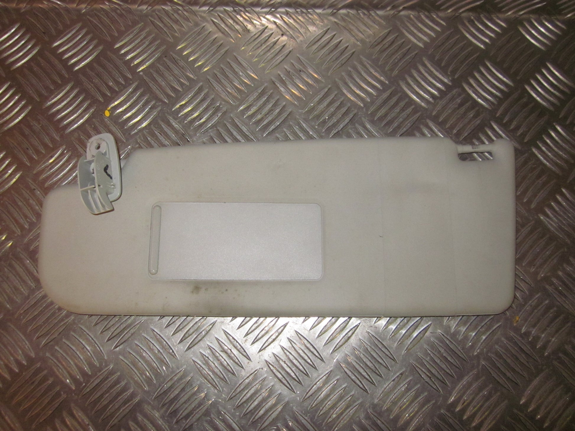 VW Beetle 9C Solskærm Med OEM Nr. 6X0857551E Fra VW Ophugger