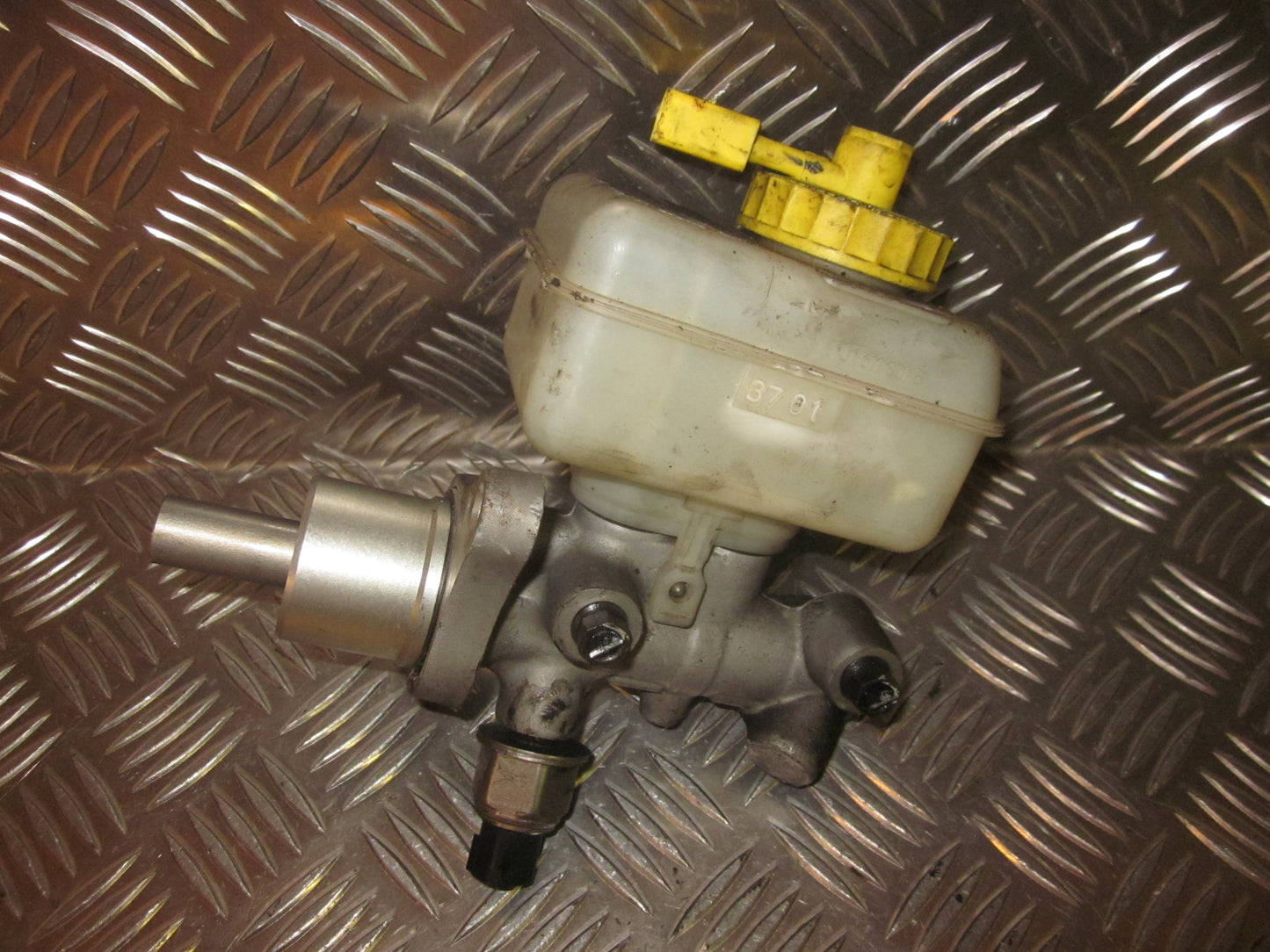 VW Beetle 9C Bremsehovedcylinder Med OEM Nr. 1J1614019F Fra VW Ophugger