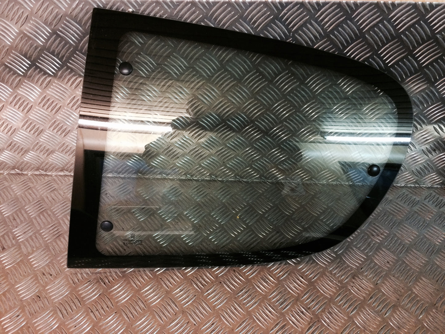 Peugeot 206 Bagsiderude Med OEM Nr. Ophugger Fra Peugeot Ophugger