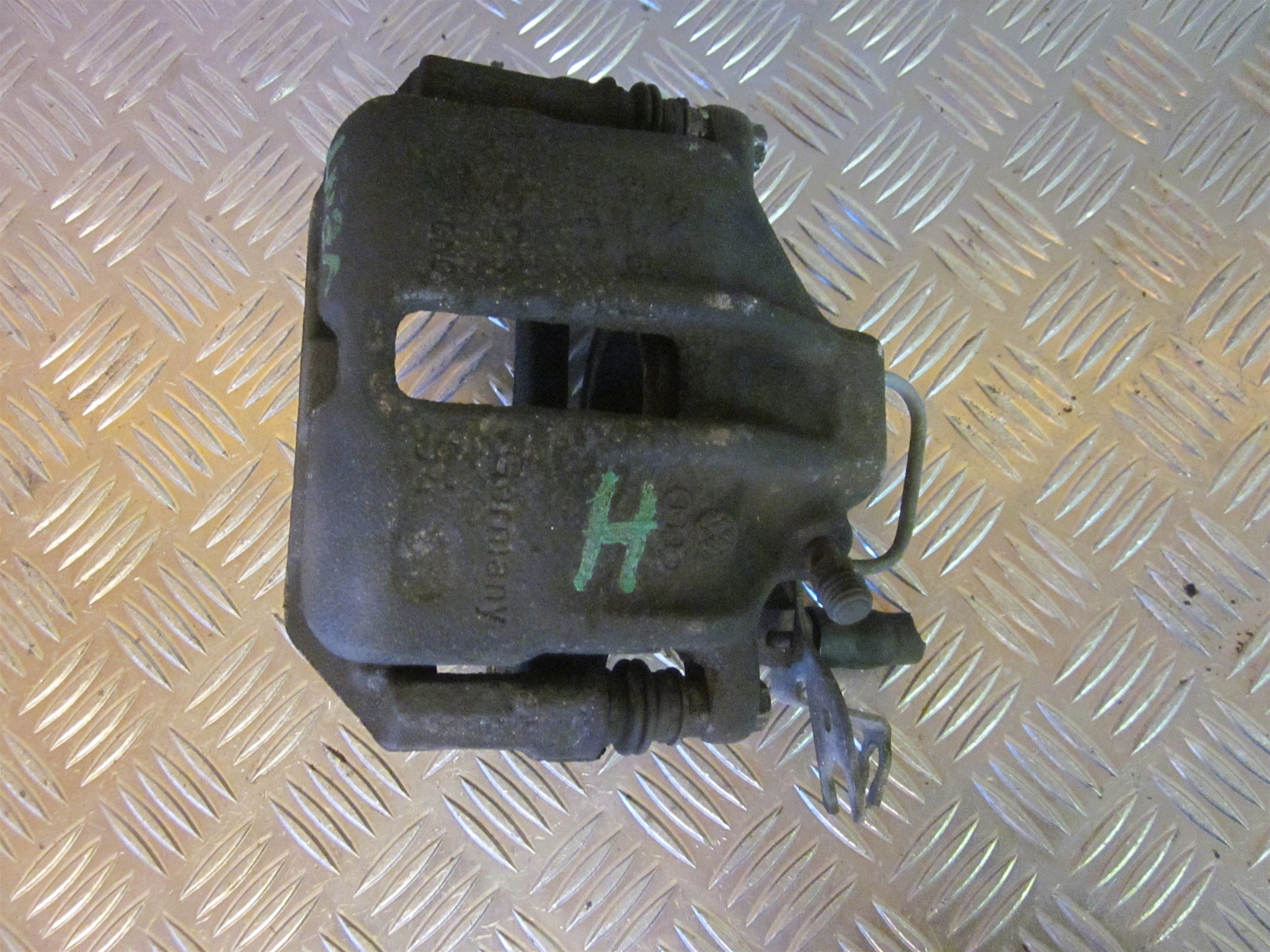 Audi A4 Bremsekaliber Hf Med OEM Nr. 8E0615424G Fra Audi Ophugger