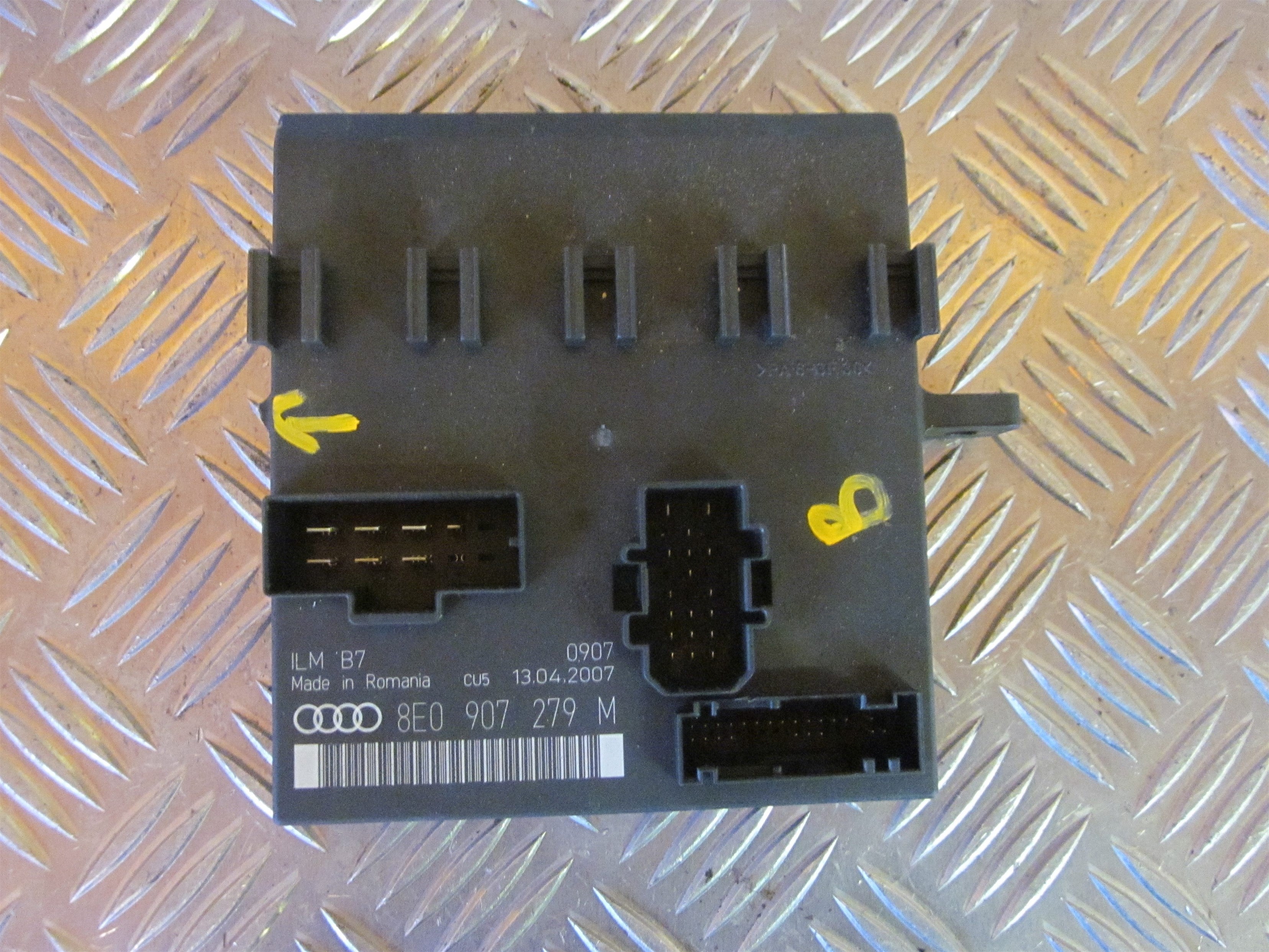 Audi A4 Bcm / Komfortkomputer Med OEM Nr. 8E0907279M Fra Audi Ophugger