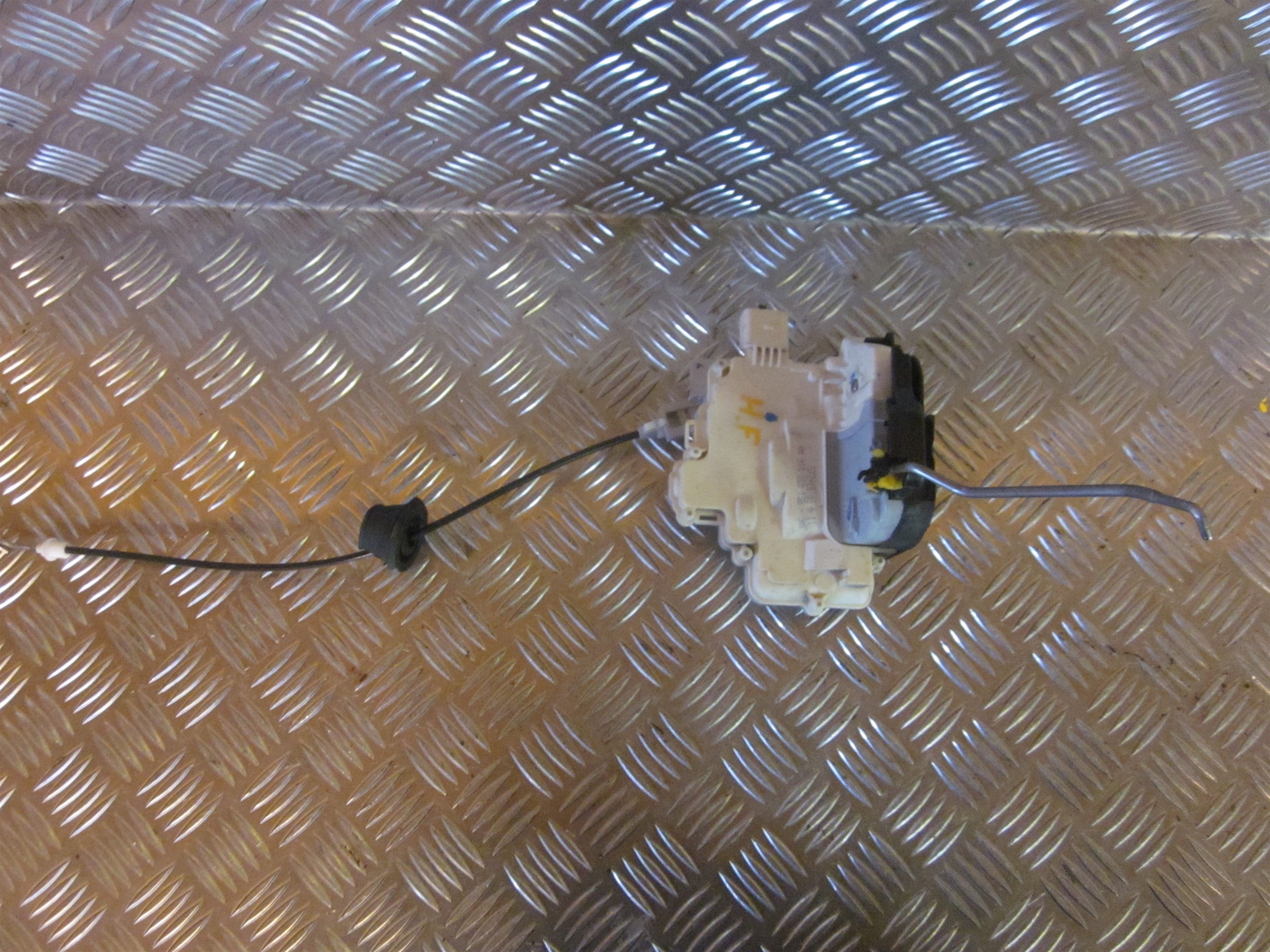 Audi A4 Dørlås Med OEM Nr. 8E1837016AA Fra Audi Ophugger