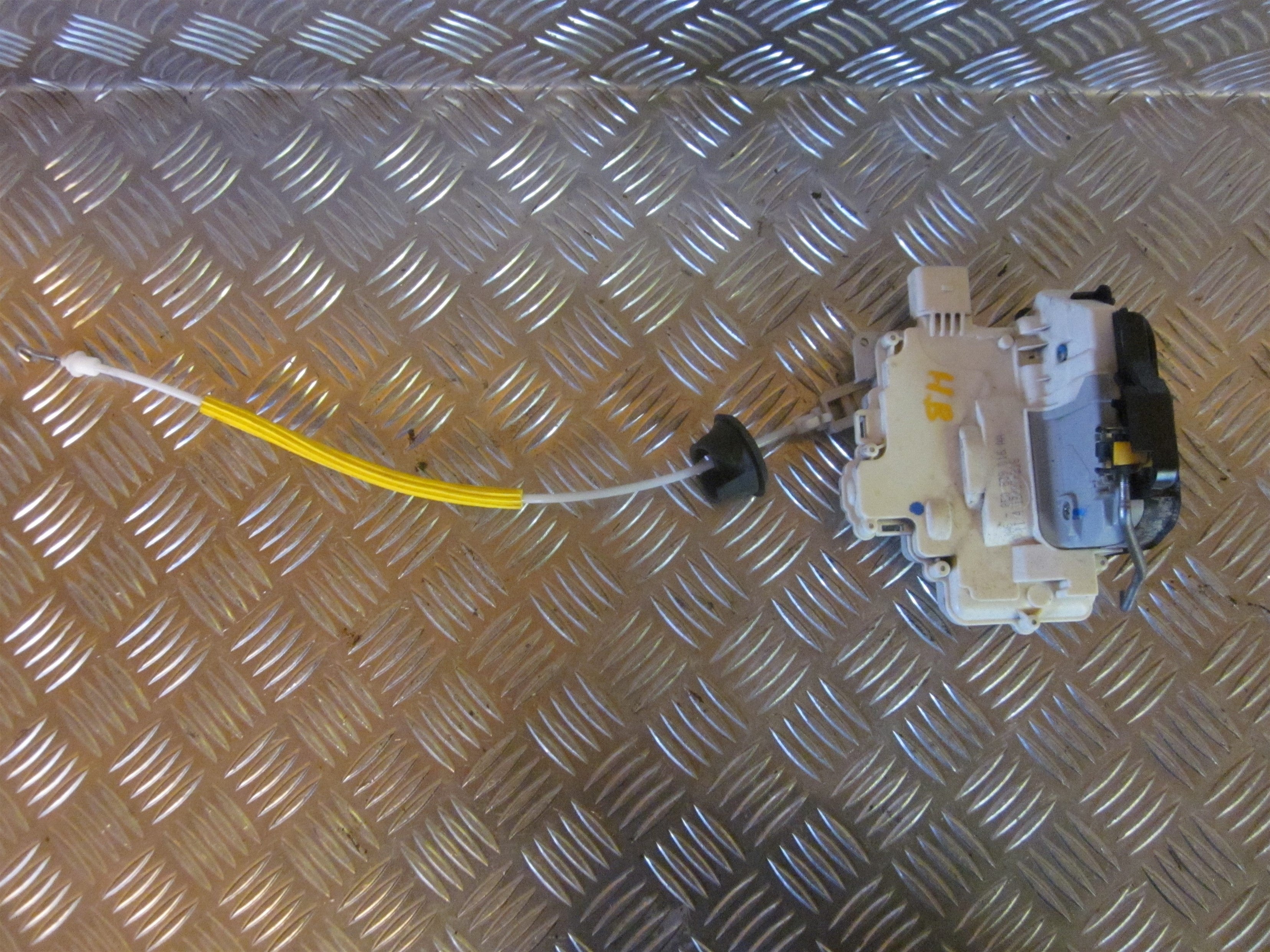 Audi A4 Dørlås Med OEM Nr. 8E0839016AA Fra Audi Ophugger