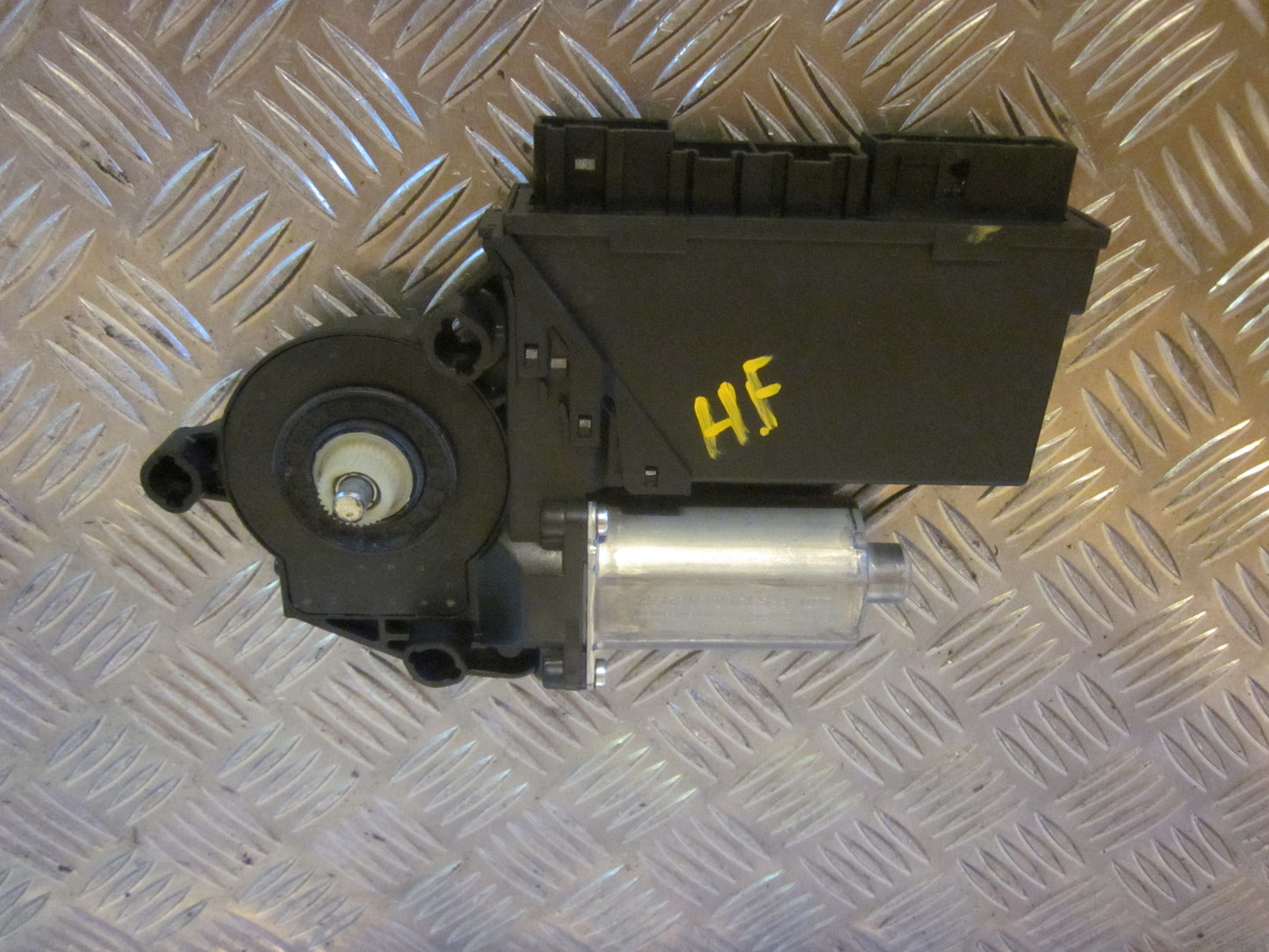 Audi A4 8E/8H Rudemotor - Rudehejs Med OEM Nr. 8E1959802G Fra Audi Ophugger