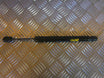 Audi A4 Bagklapsdæmper Med OEM Nr. 8E5827552J Fra Audi Ophugger