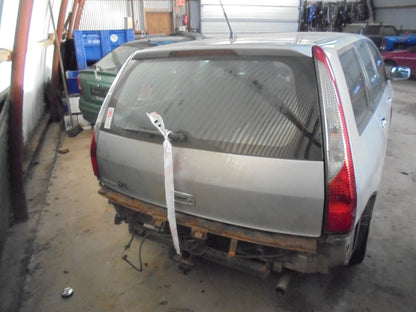 Mitsubishi Lancer Pluk-Selv-Bil Med OEM Nr. Ophugger Fra Mitsubishi Ophugger