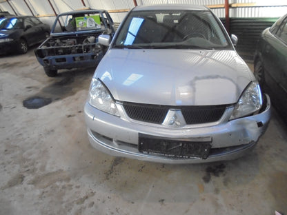 Mitsubishi Lancer Pluk-Selv-Bil Med OEM Nr. Ophugger Fra Mitsubishi Ophugger