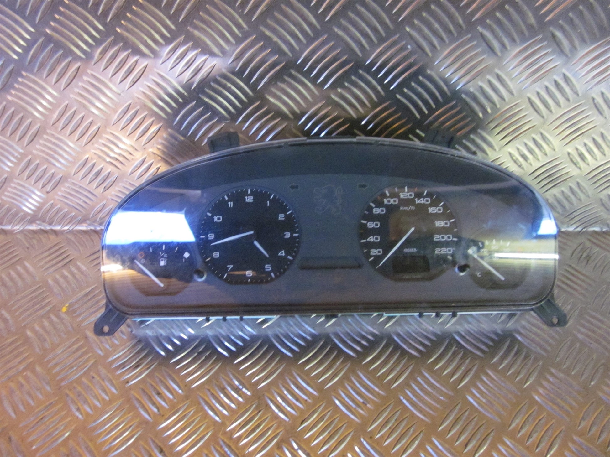 Peugeot 406 Instrument  Med OEM Nr. Ophugger Fra Peugeot Ophugger