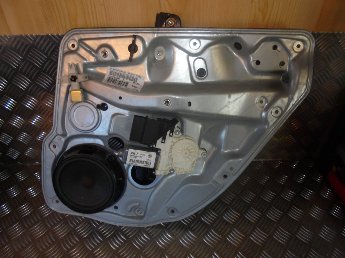 VW Golf 4 1J Rudemotor - Rudehejs Med OEM Nr. 1J4959812C Fra VW Ophugger