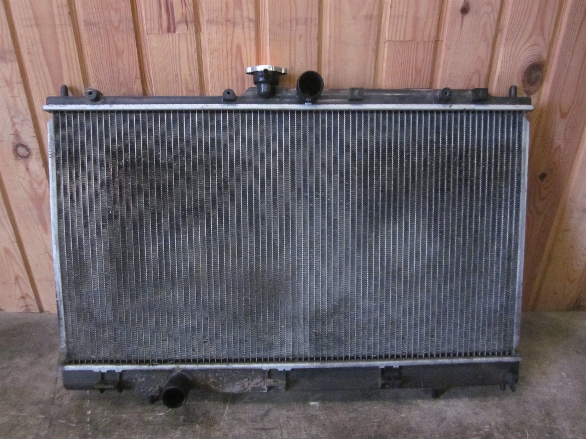 Mitsubishi Lancer Køler Med OEM Nr. Ophugger Fra Mitsubishi Ophugger