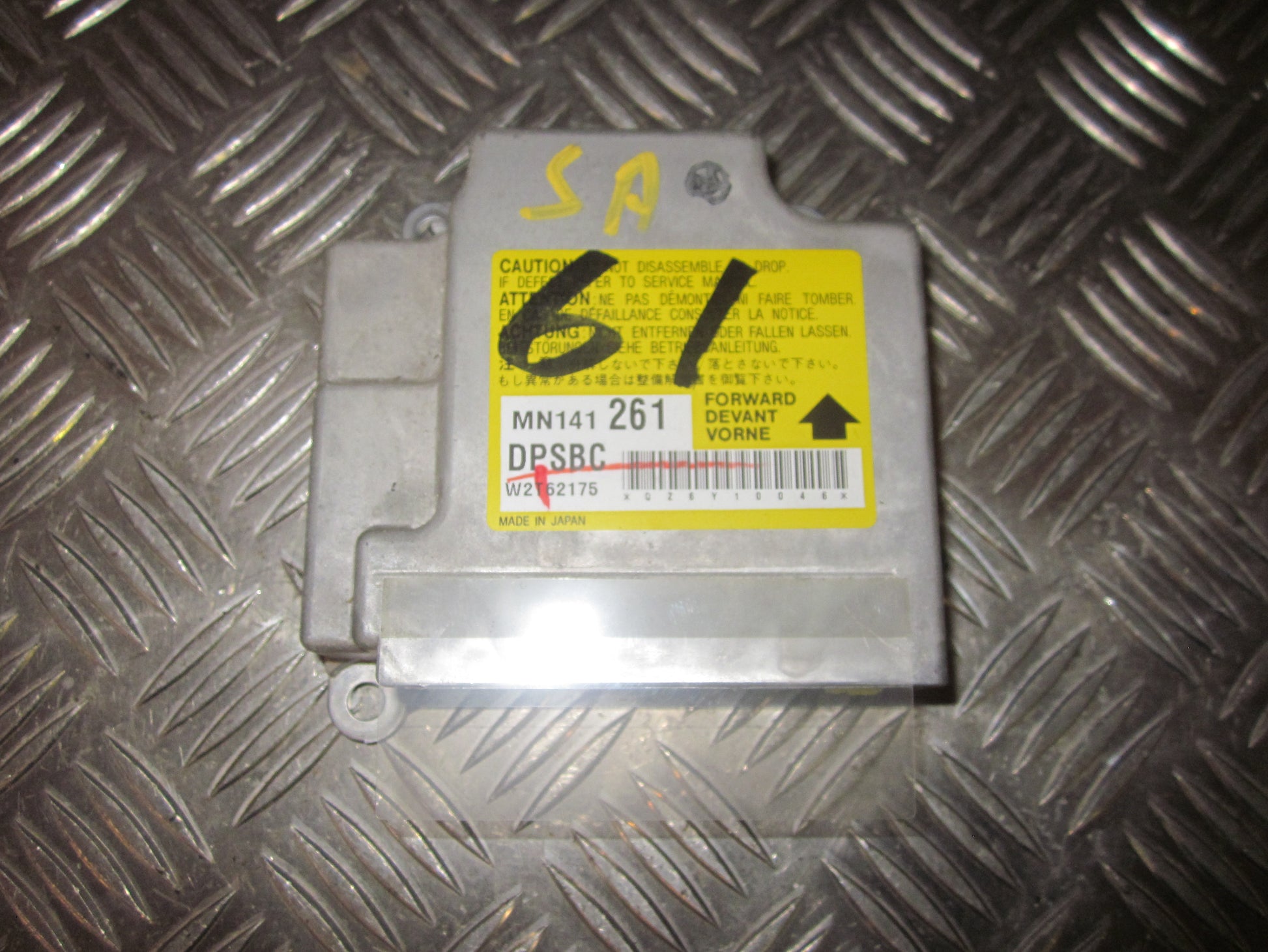 Mitsubishi Lancer Airbag Elboks Med OEM Nr. Ophugger Fra Mitsubishi Ophugger