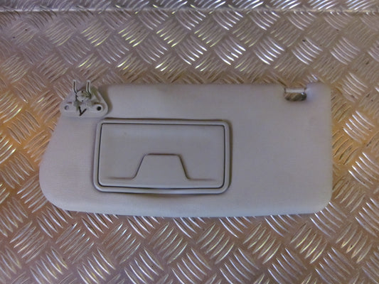 Mitsubishi Lancer Solskærm Med OEM Nr. Ophugger Fra Mitsubishi Ophugger