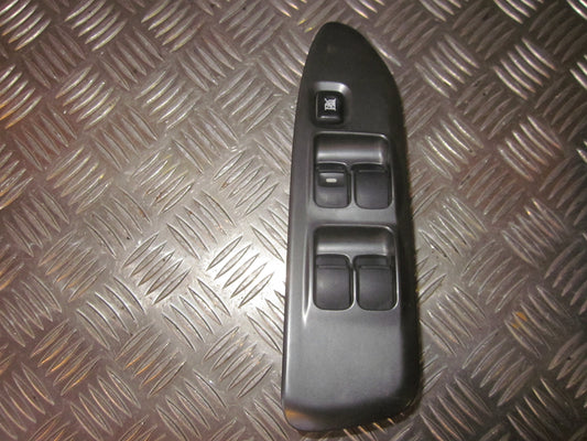 Mitsubishi Lancer Kontakt Rudehejs Med OEM Nr. Ophugger Fra Mitsubishi Ophugger