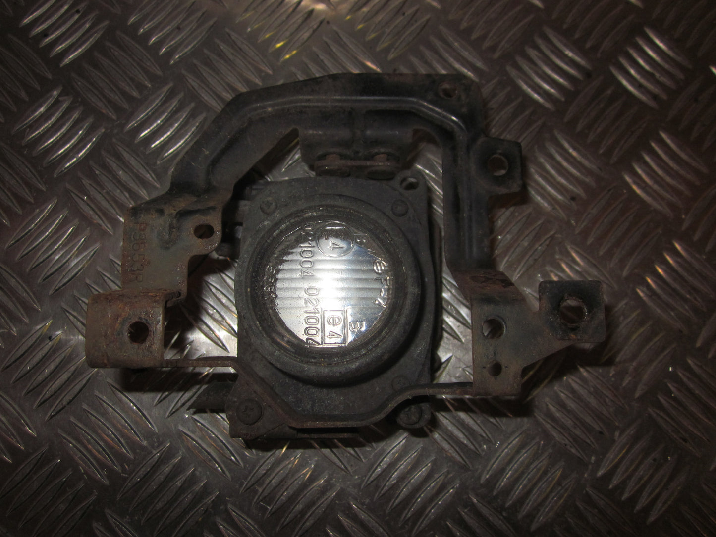 Mitsubishi Lancer Tågelygte For Med OEM Nr. Ophugger Fra Mitsubishi Ophugger