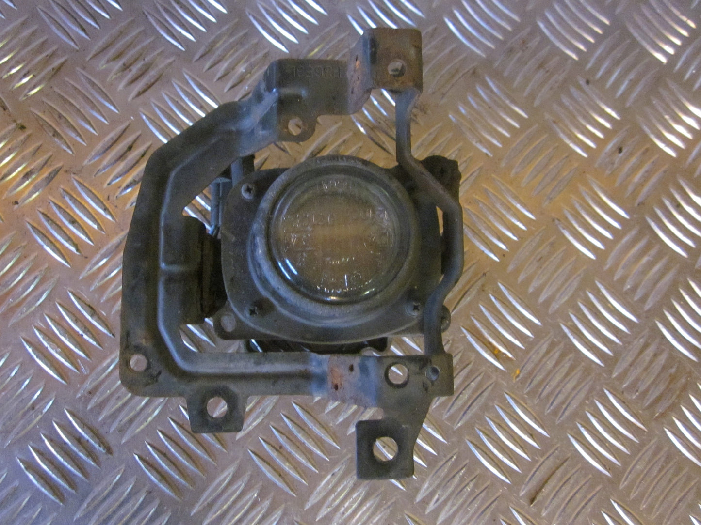 Mitsubishi Lancer Tågelygte For Med OEM Nr. Ophugger Fra Mitsubishi Ophugger