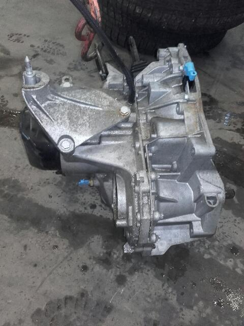 Renault Twingo 2 Gearkasse 5 Trin Med OEM Nr. 7701723413 Fra Renault Ophugger