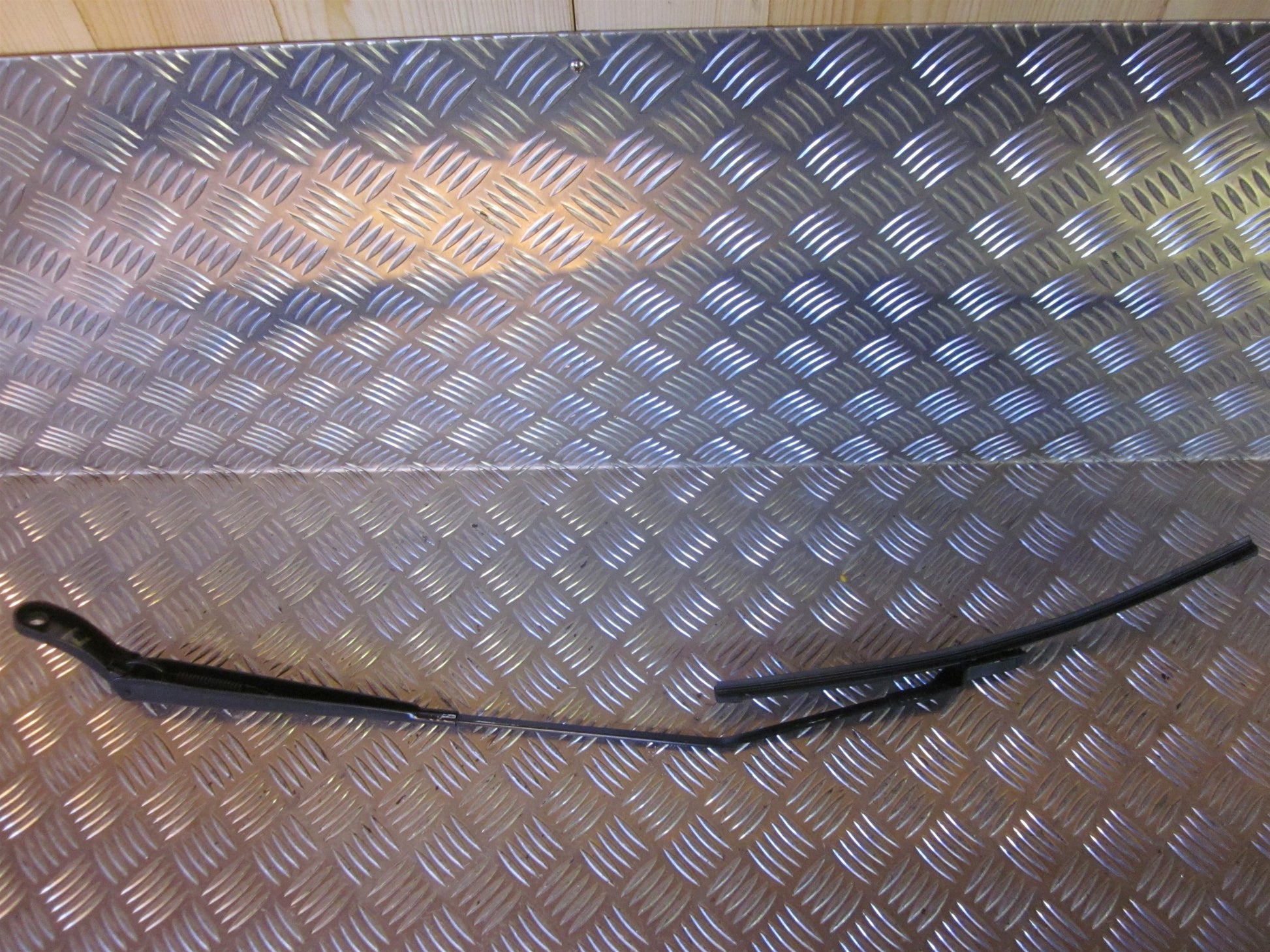 Renault Twingo 2 Viskerarm Med OEM Nr. Ophugger Fra Renault Ophugger