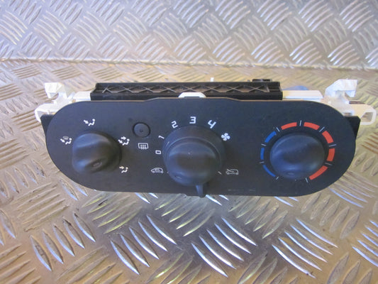 Renault Twingo 2 Varmeregulering Med OEM Nr. 69837002 Fra Renault Ophugger