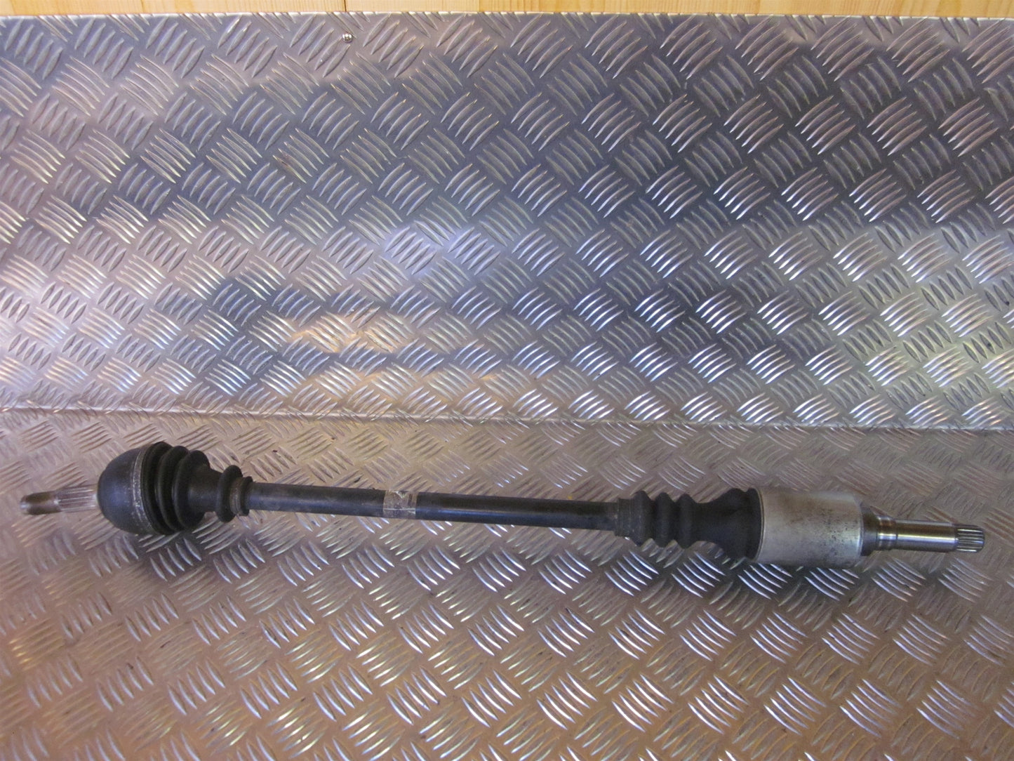 Peugeot 106 Trækaksel For H Med OEM Nr. Ophugger Fra Peugeot Ophugger