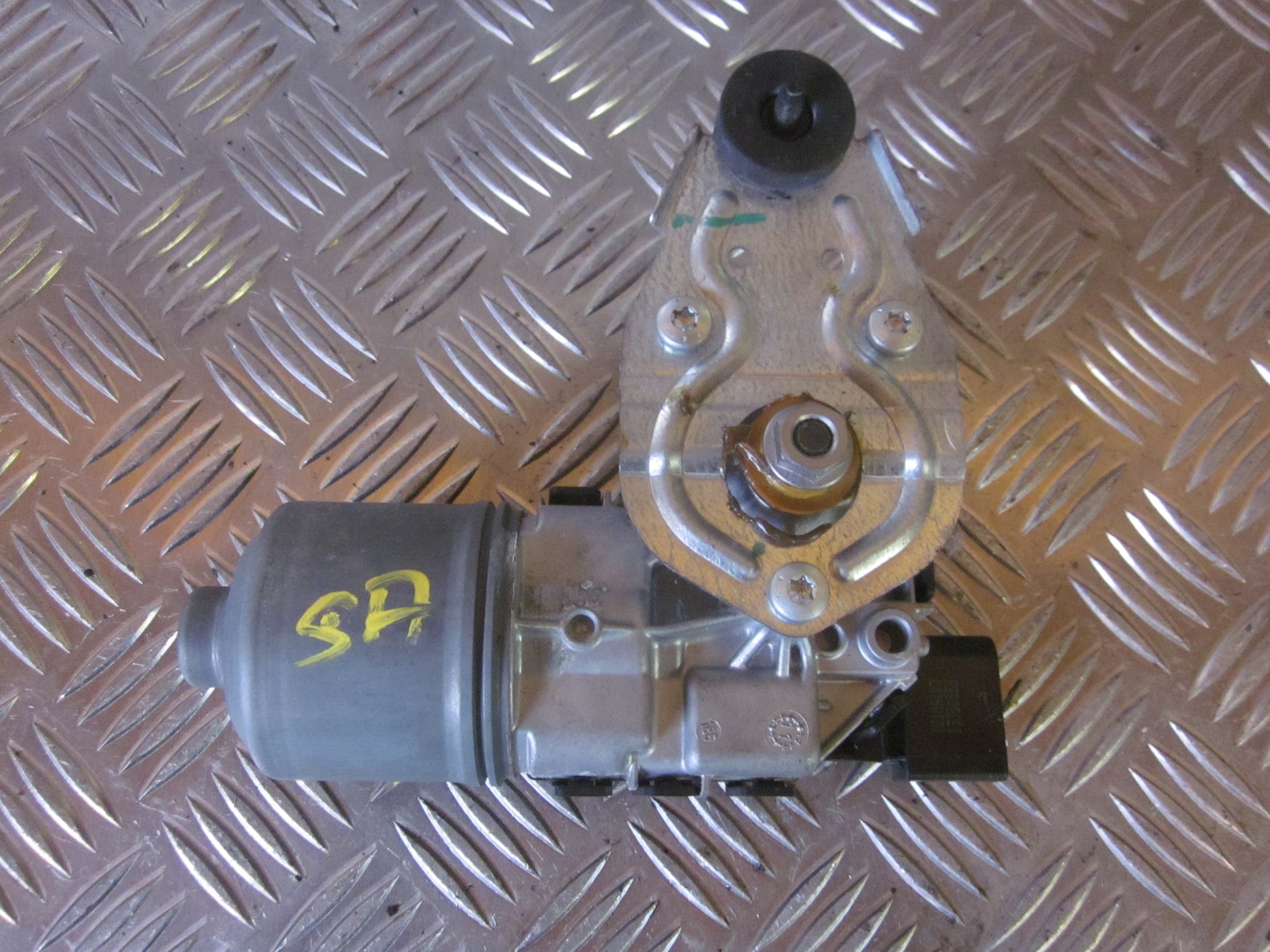 VW UP Viskermotor Med OEM Nr. 0390241566 Fra VW Ophugger